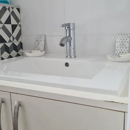 Logesty Proche Paris Et Metro Apartmán *